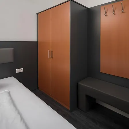 فندق Zeppelin - Original 3*