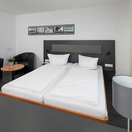 Zeppelin - Original Hotell 3*