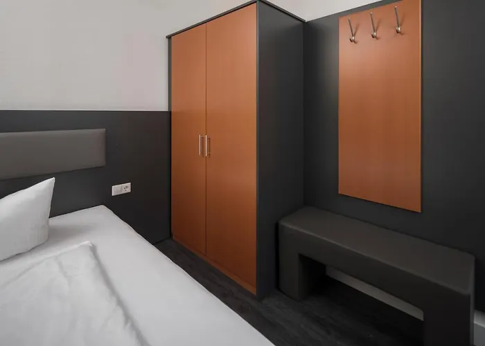 Hotel Zeppelin - Original 3*